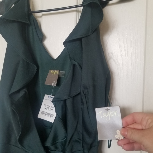 Gorgeous hunter emerand green wrap dress - Picture 5 of 11